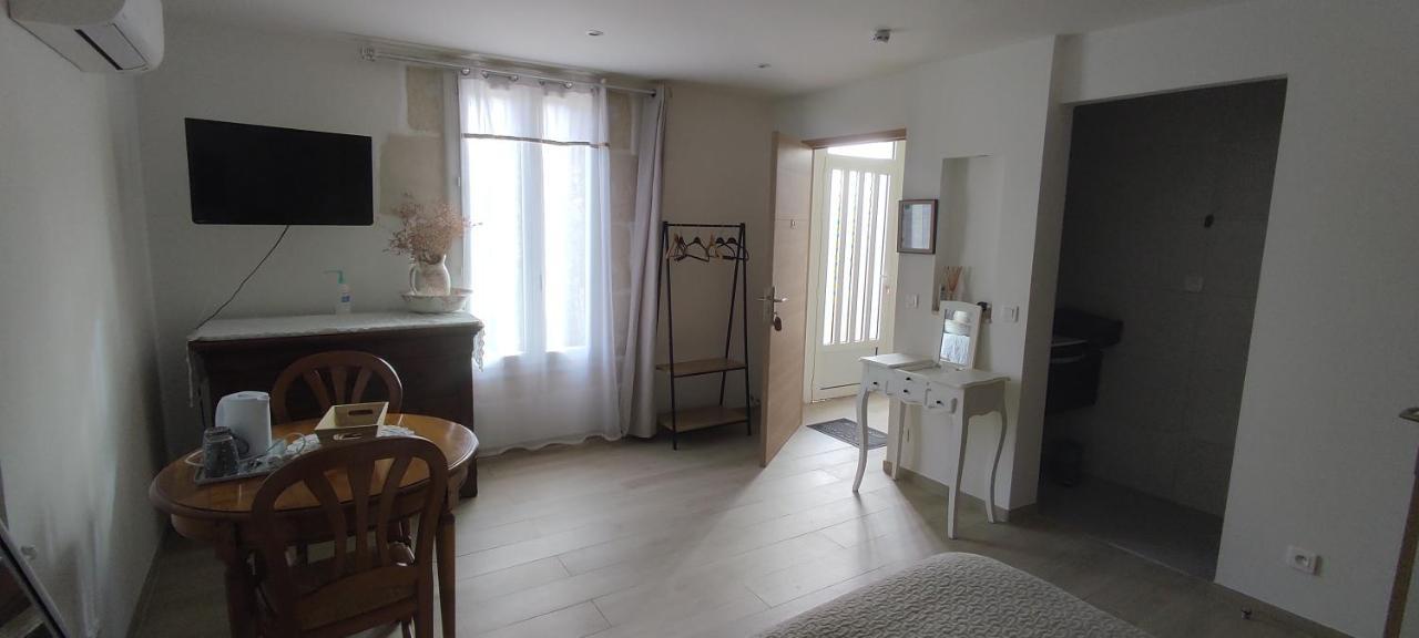 Mas-Thibert Chambre D'Hotes Mas Pekin מראה חיצוני תמונה