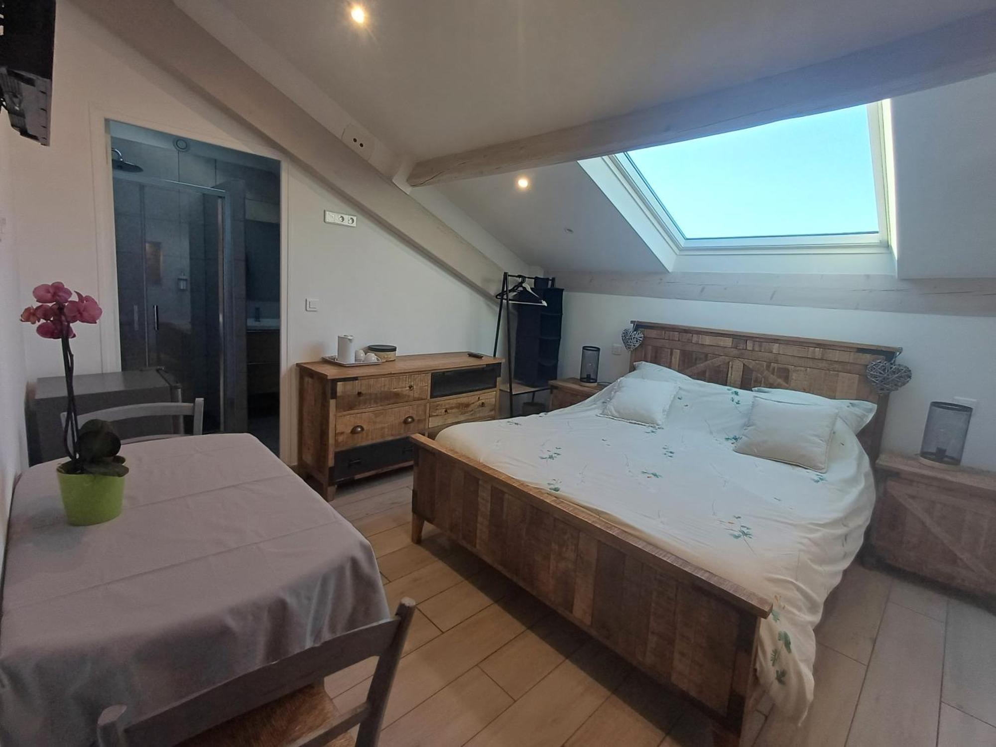 Mas-Thibert Chambre D'Hotes Mas Pekin מראה חיצוני תמונה